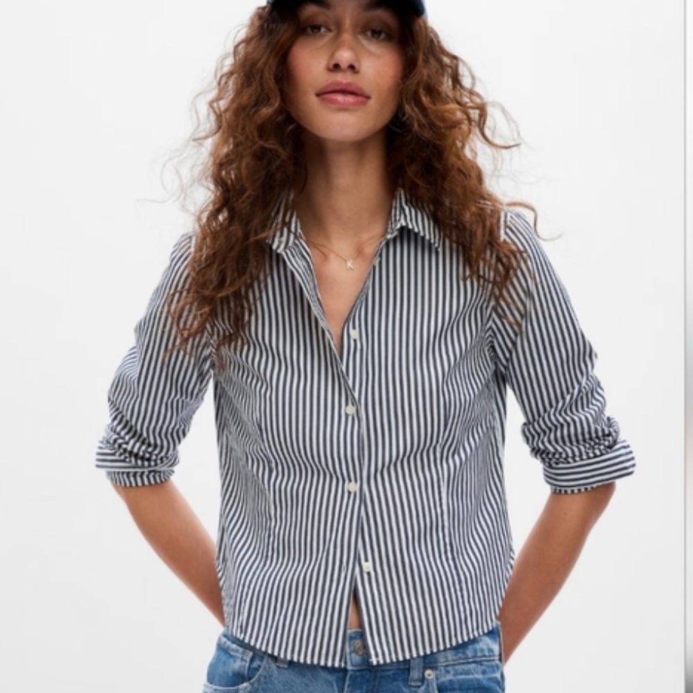 GAP Fitted Cropped Cotton Shirt